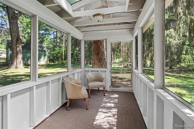 3416 E Pineview Drive, Dexter, MI 48130