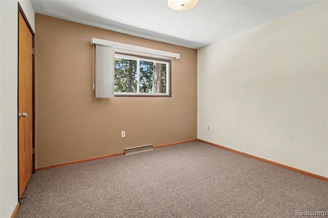 3416 E Pineview Drive, Dexter, MI 48130