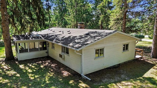 3416 E Pineview Drive, Dexter, MI 48130