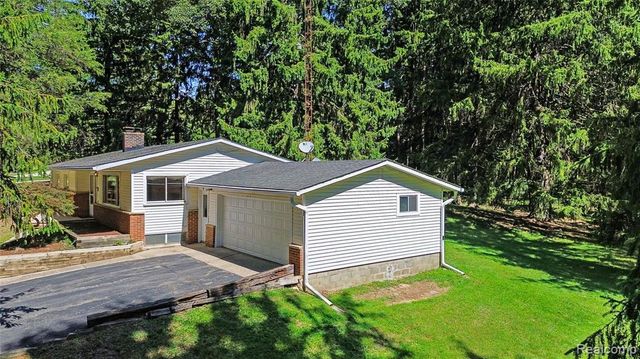 3416 E Pineview Drive, Dexter, MI 48130