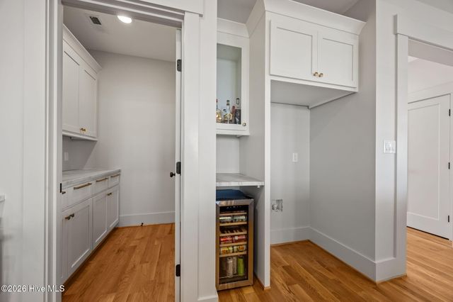 208 Radio Island Road, Morehead City, NC 28557