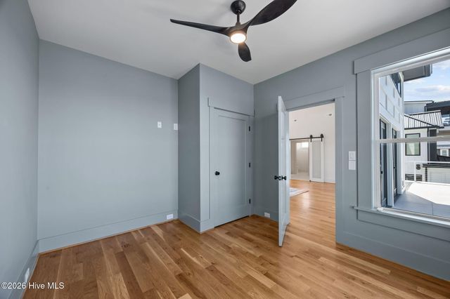 208 Radio Island Road, Morehead City, NC 28557