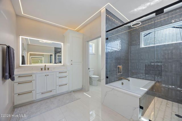 208 Radio Island Road, Morehead City, NC 28557