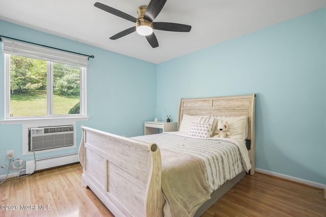 903 Cricket Lane, Woodbridge, NJ 07095