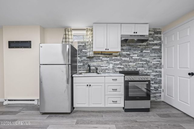 903 Cricket Lane, Woodbridge, NJ 07095