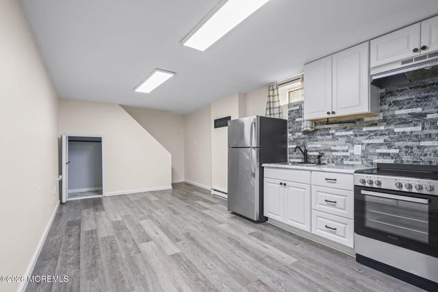 903 Cricket Lane, Woodbridge, NJ 07095