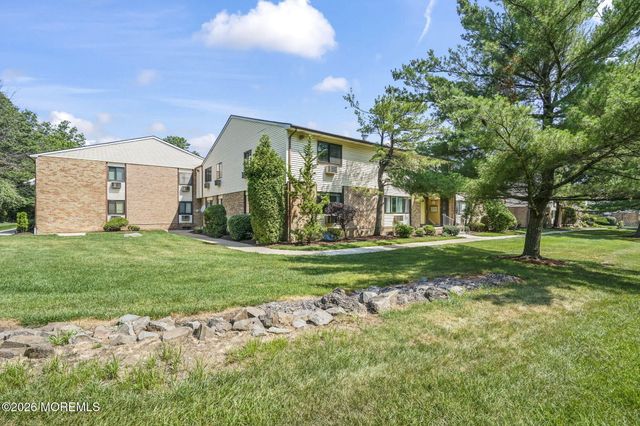 903 Cricket Lane, Woodbridge, NJ 07095