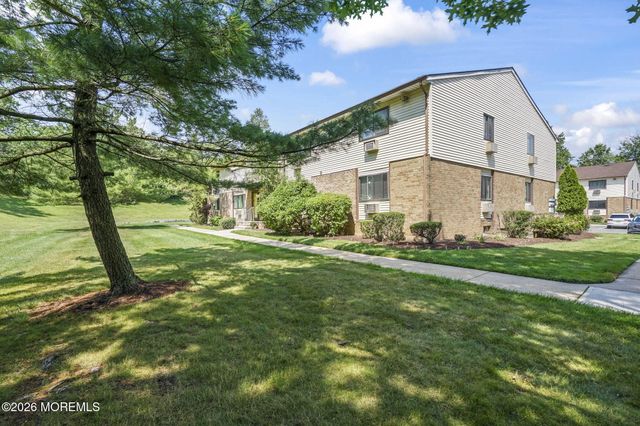 903 Cricket Lane, Woodbridge, NJ 07095