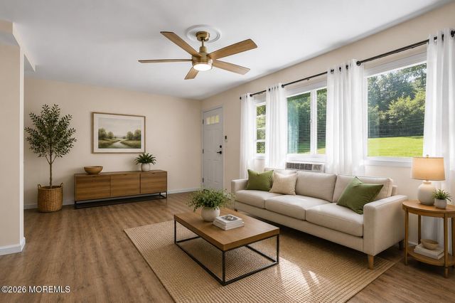 903 Cricket Lane, Woodbridge, NJ 07095
