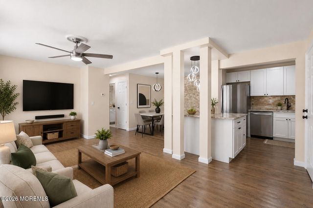 903 Cricket Lane, Woodbridge, NJ 07095