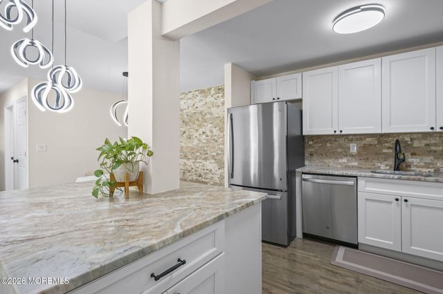 903 Cricket Lane, Woodbridge, NJ 07095