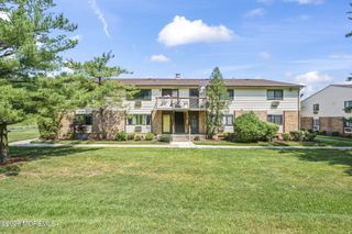 903 Cricket Lane, Woodbridge, NJ 07095