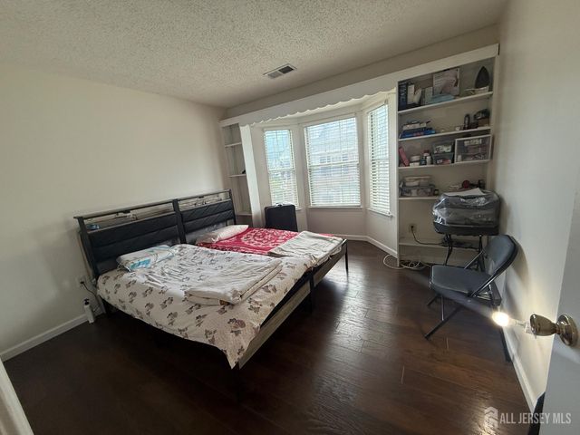 207 Darwin Lane, North Brunswick, NJ 08902