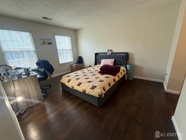 207 Darwin Lane, North Brunswick, NJ 08902