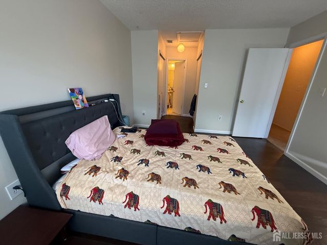 207 Darwin Lane, North Brunswick, NJ 08902