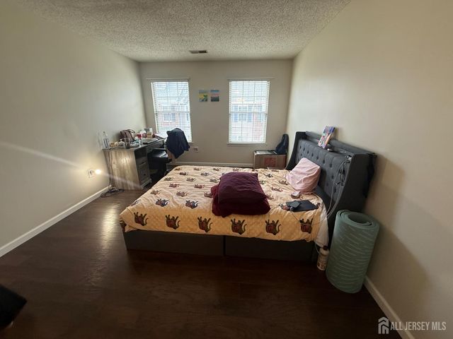 207 Darwin Lane, North Brunswick, NJ 08902