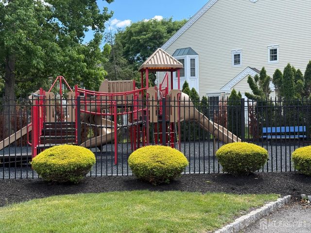 207 Darwin Lane, North Brunswick, NJ 08902