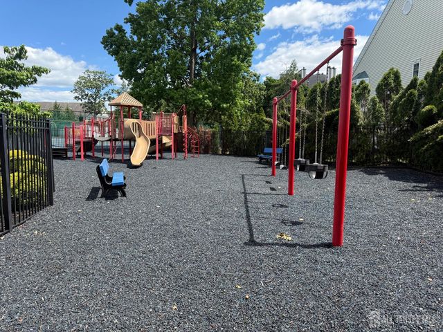 207 Darwin Lane, North Brunswick, NJ 08902
