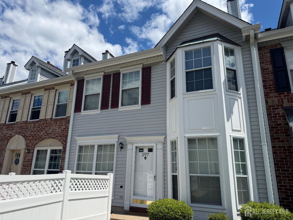 207 Darwin Lane, North Brunswick, NJ 08902