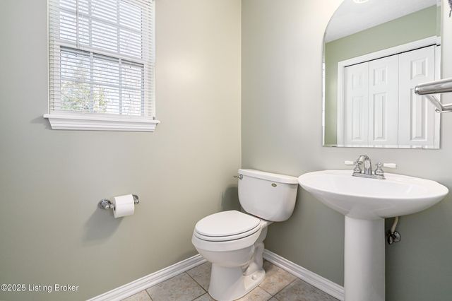 7701 Beagle Pl, Louisville, KY 40219