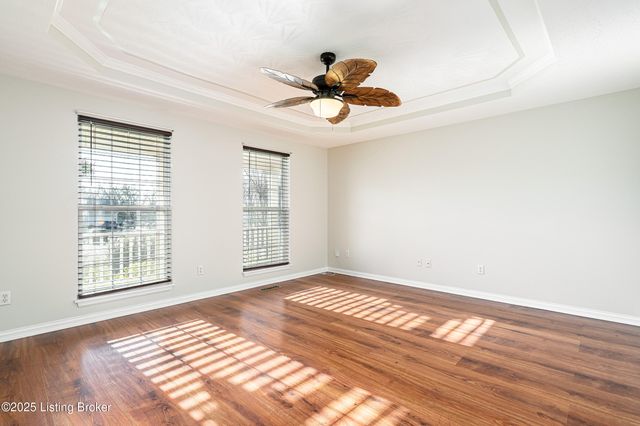 7701 Beagle Pl, Louisville, KY 40219