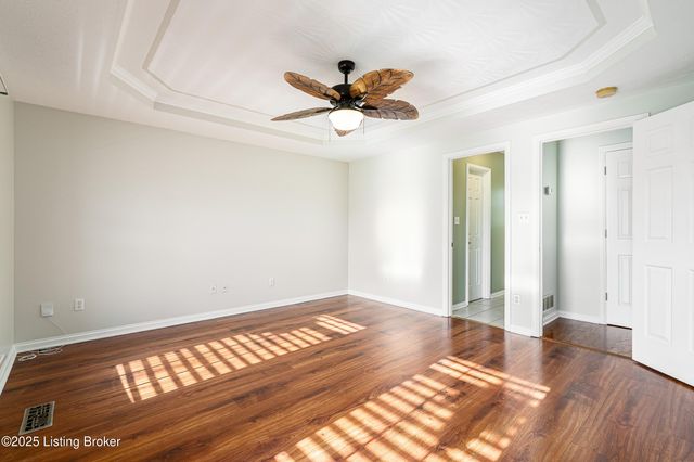 7701 Beagle Pl, Louisville, KY 40219