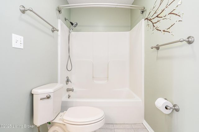 7701 Beagle Pl, Louisville, KY 40219