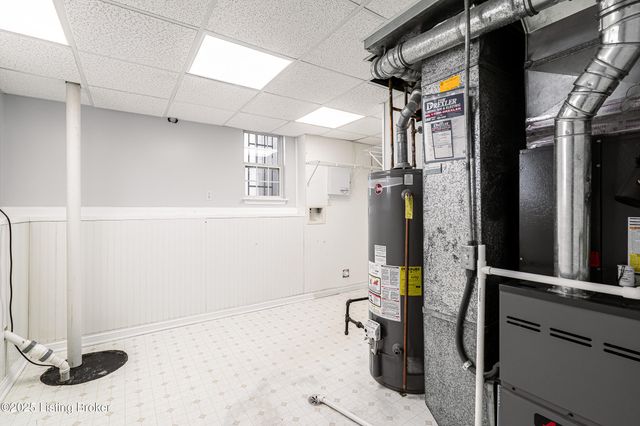 7701 Beagle Pl, Louisville, KY 40219