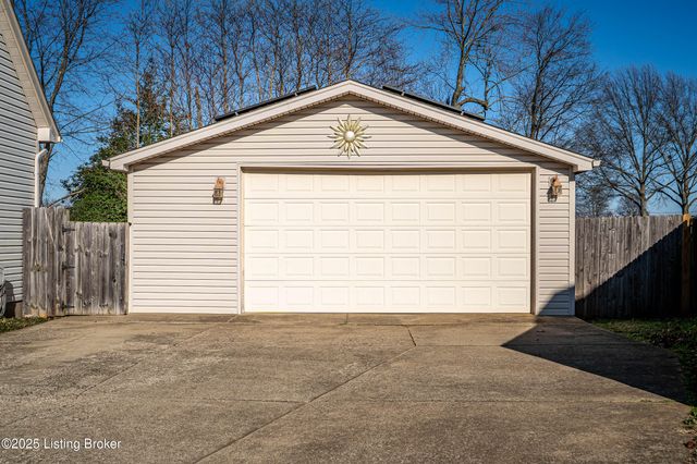 7701 Beagle Pl, Louisville, KY 40219