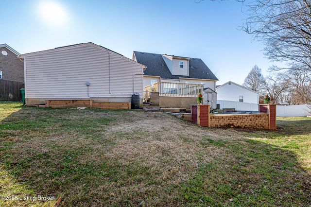 7701 Beagle Pl, Louisville, KY 40219