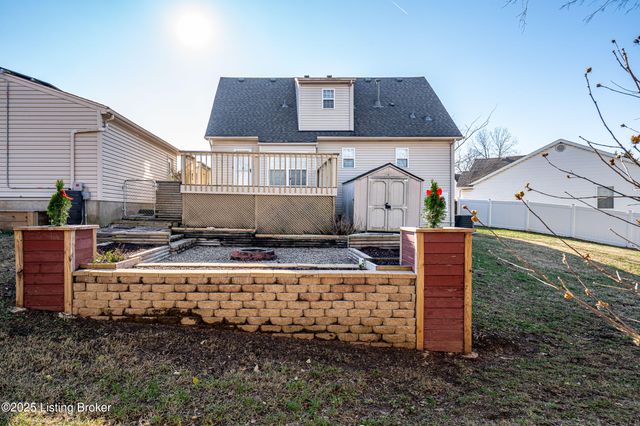 7701 Beagle Pl, Louisville, KY 40219