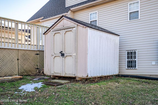 7701 Beagle Pl, Louisville, KY 40219