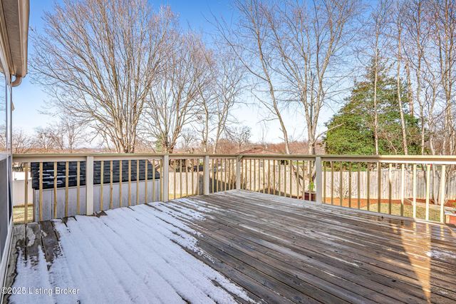 7701 Beagle Pl, Louisville, KY 40219