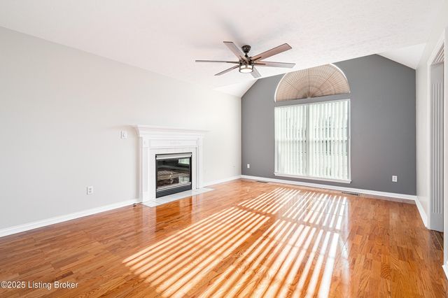 7701 Beagle Pl, Louisville, KY 40219