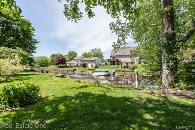 8402 Scotia, Hamburg Township, MI 48169