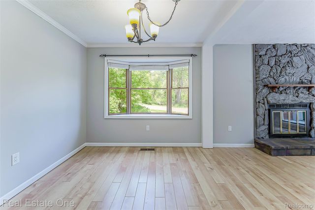 8402 Scotia, Hamburg Township, MI 48169