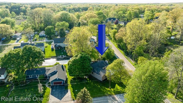 8402 Scotia, Hamburg Township, MI 48169