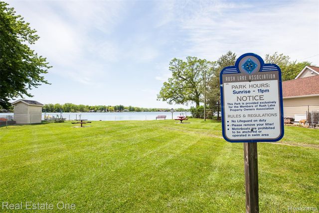 8402 Scotia, Hamburg Township, MI 48169