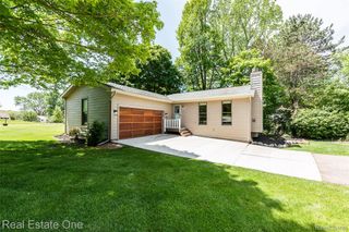 8402 Scotia, Hamburg Township, MI 48169