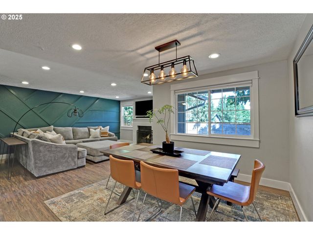 15249 Ne BEECH Ct, Portland, OR 97230