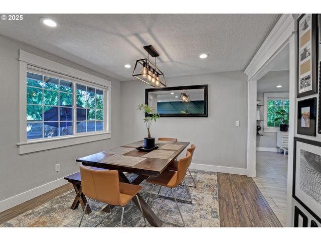 15249 Ne BEECH Ct, Portland, OR 97230