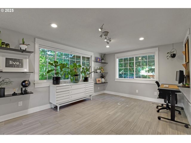 15249 Ne BEECH Ct, Portland, OR 97230