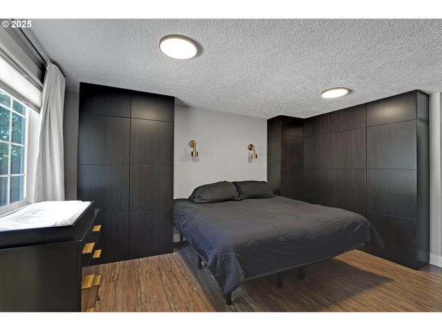 15249 Ne BEECH Ct, Portland, OR 97230