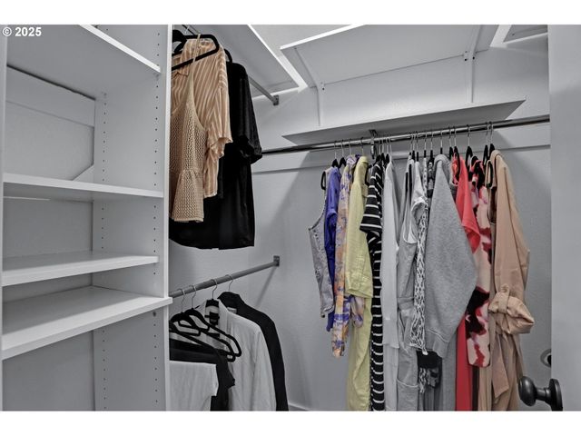 15249 Ne BEECH Ct, Portland, OR 97230