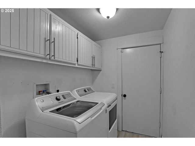 15249 Ne BEECH Ct, Portland, OR 97230