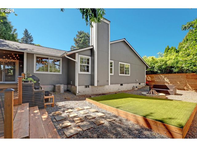 15249 Ne BEECH Ct, Portland, OR 97230