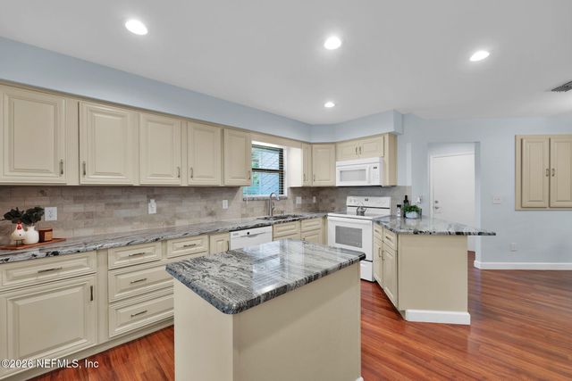 1076 MAINSAIL Lane, Switzerland, FL 32259