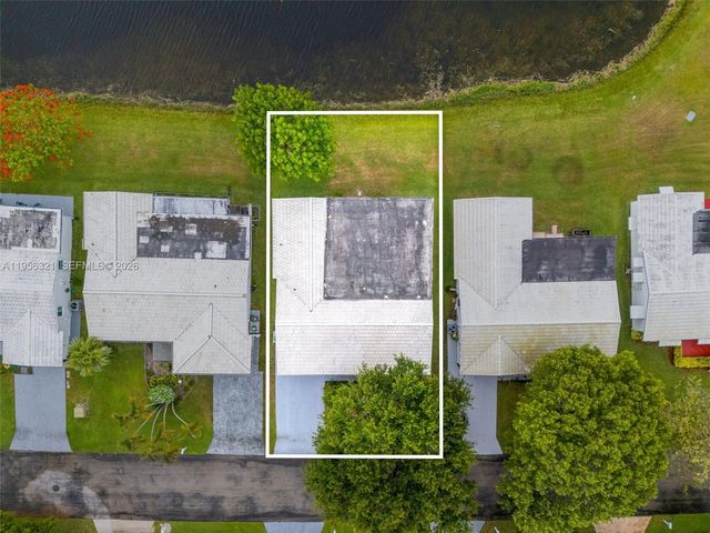 1110 NW 90th Way, Plantation, FL 33322