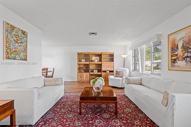 1110 NW 90th Way, Plantation, FL 33322