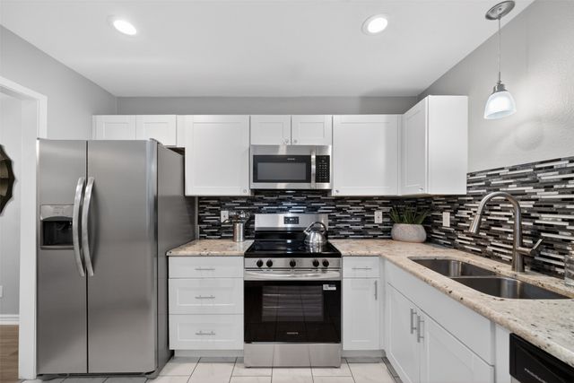 9145 Emberglow Lane, Dallas, TX 75243